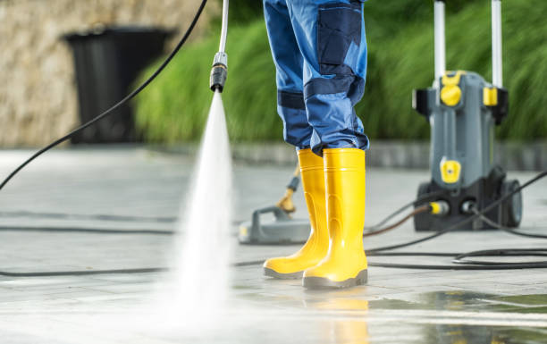 Best Sidewalk Pressure Washing  in Cleveland, WI